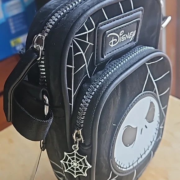 DISNEY NIGHTMARE BEFORE CHRISTMAS CELLPHONE BAG - Picture 5 of 12